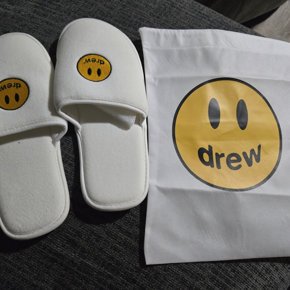 Drew White Slippers with Smiley Face